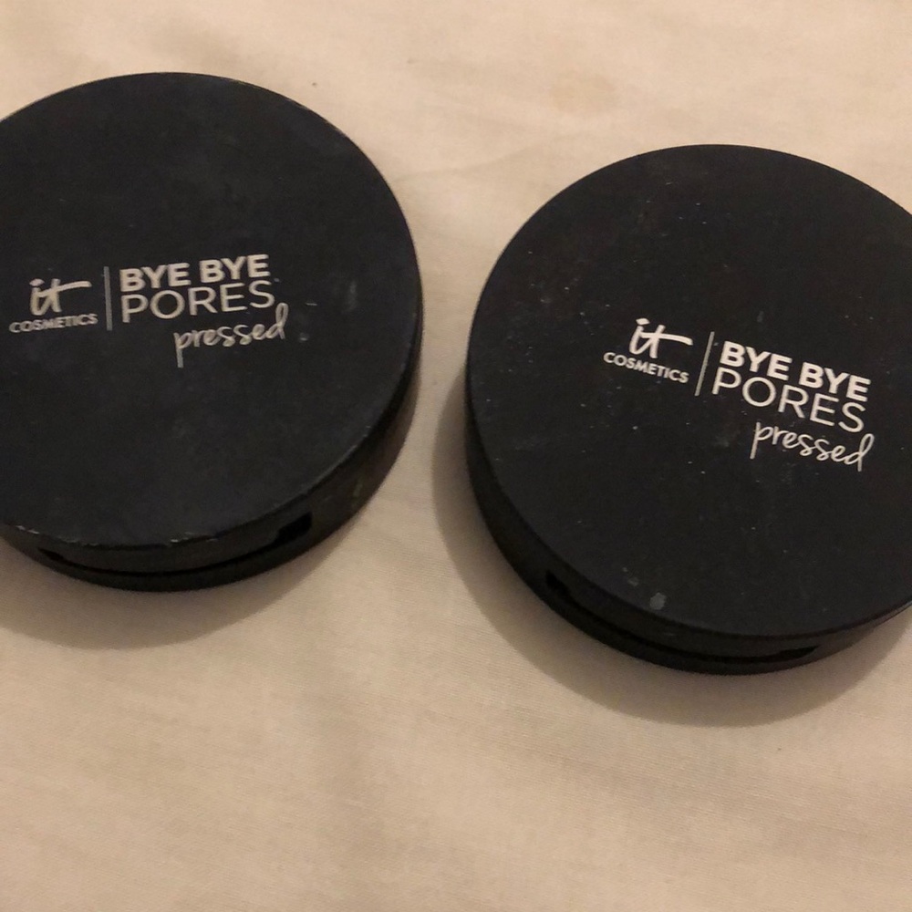 IT Cosmetics Bye Bye Pores Pressed Powder